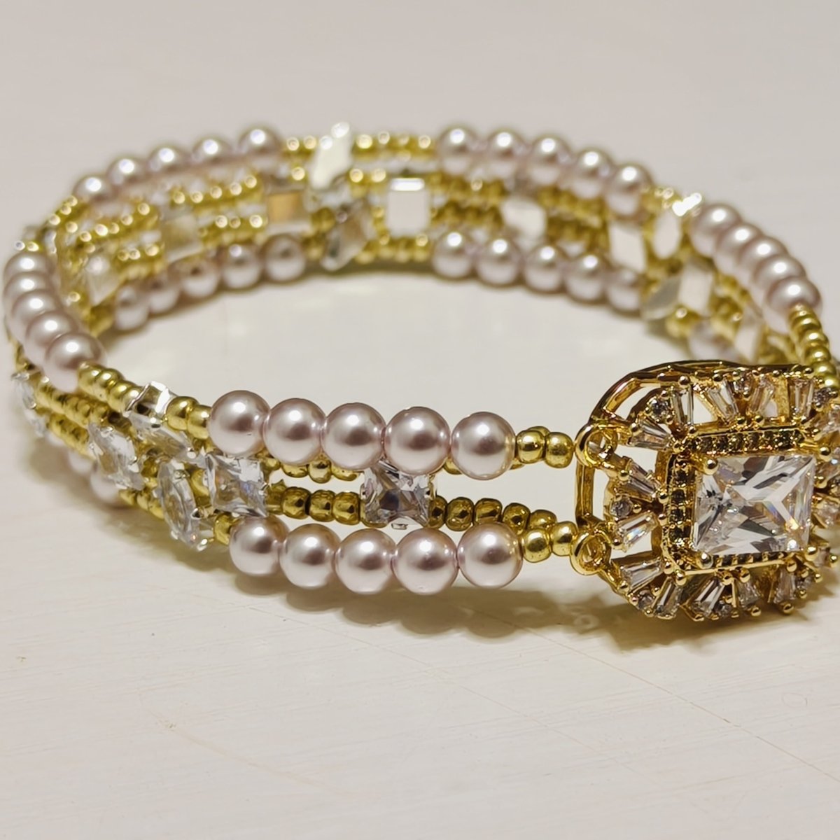 Elegant Zelij Art-Inspired Accessory for Women