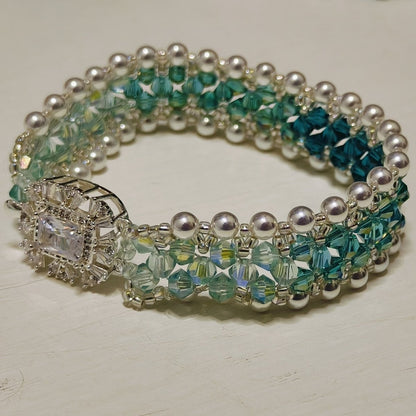 Elegant Zelij Art-Inspired Accessory for Women