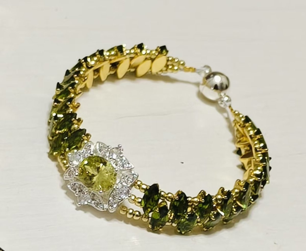 Elegant Zelij Art-Inspired Accessory for Women
