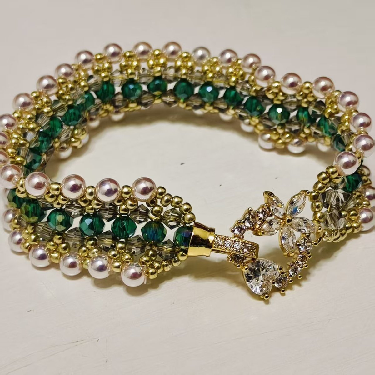 Elegant Zelij Art-Inspired Accessory for Women